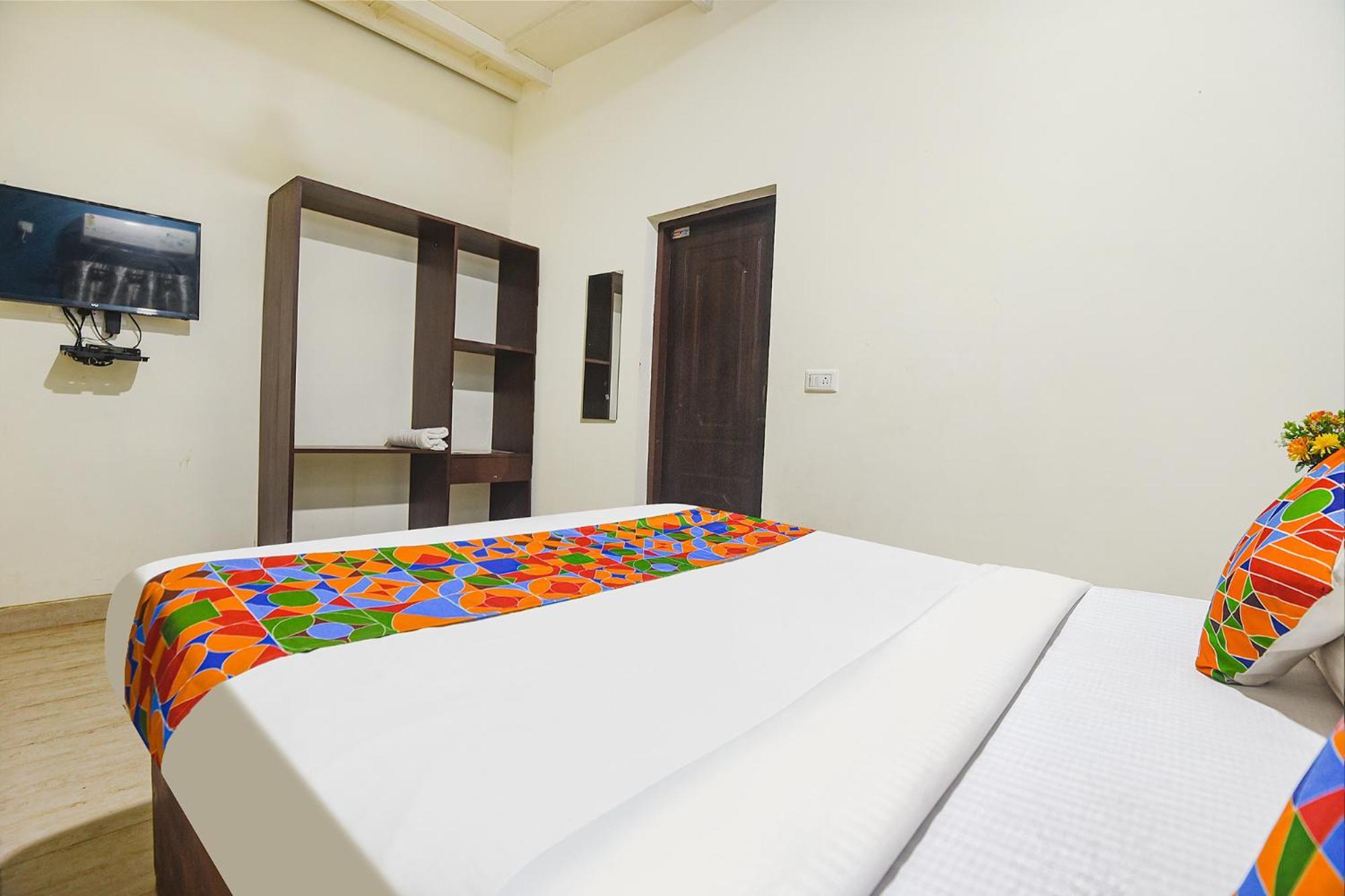 Fabhotel Rj 18 Beach Resort - Nr Baga Beach Esterno foto
