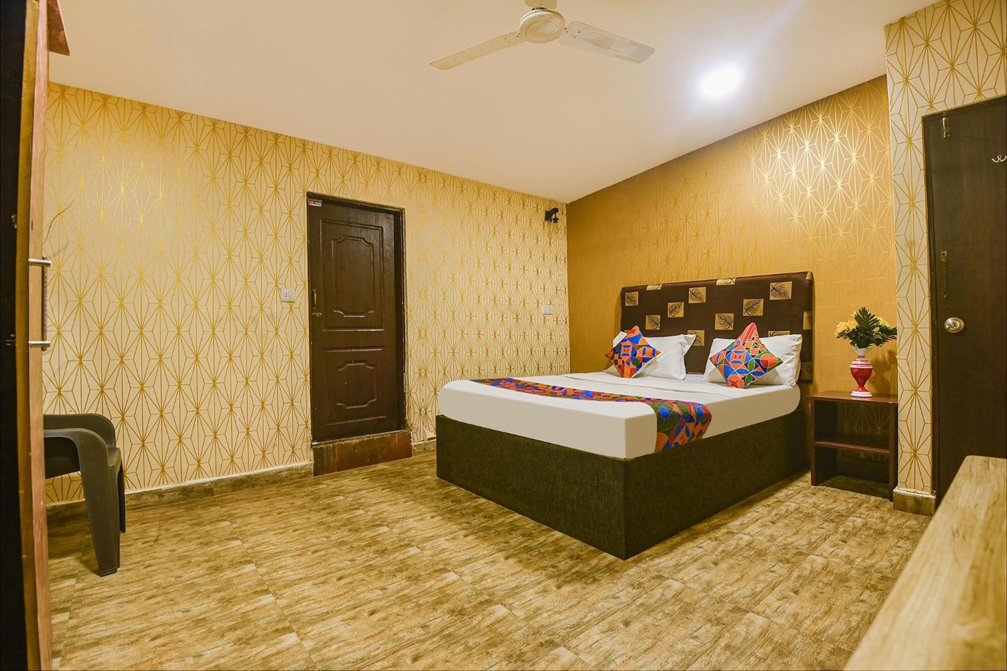 Fabhotel Rj 18 Beach Resort - Nr Baga Beach Esterno foto