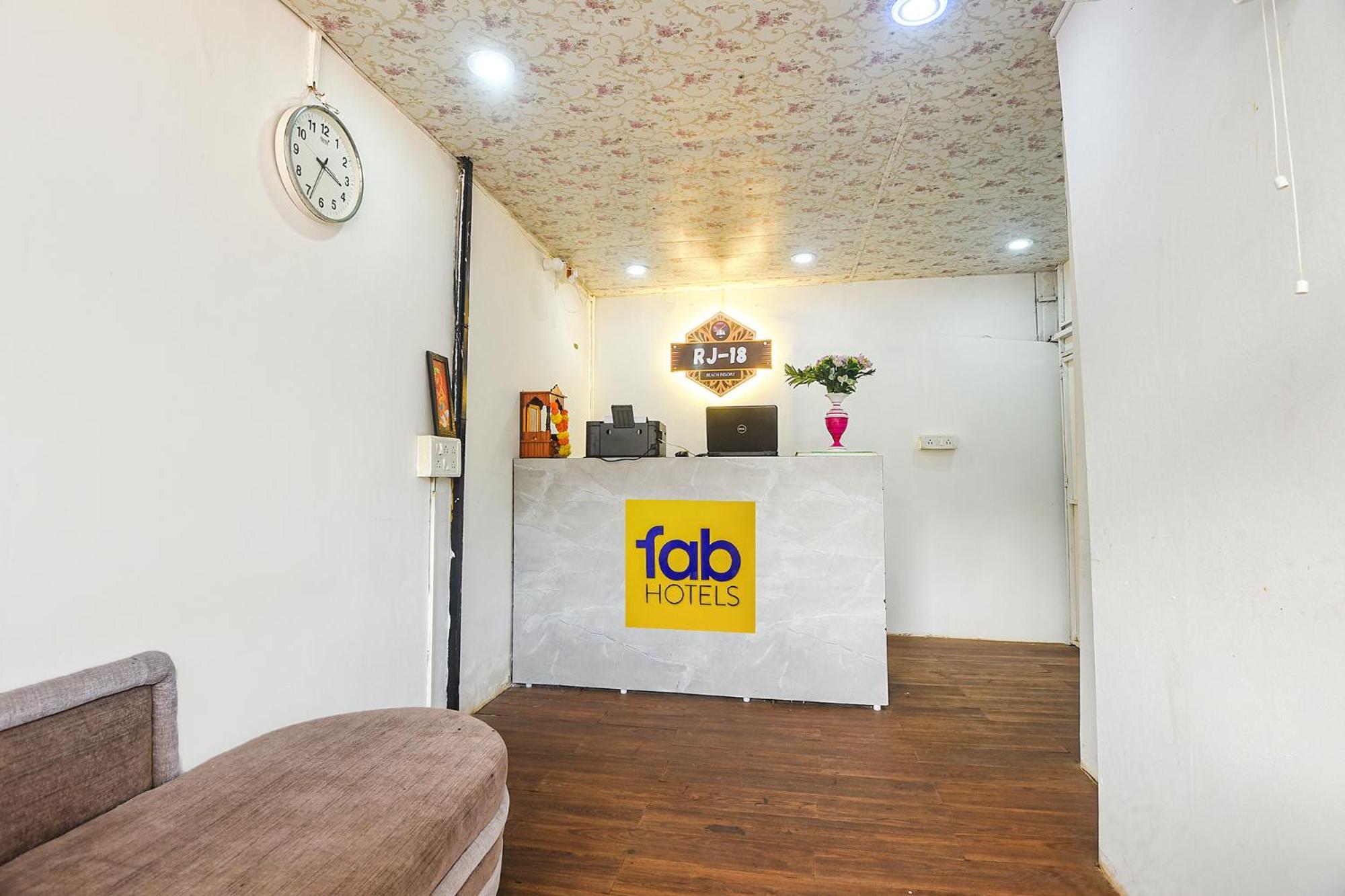 Fabhotel Rj 18 Beach Resort - Nr Baga Beach Esterno foto