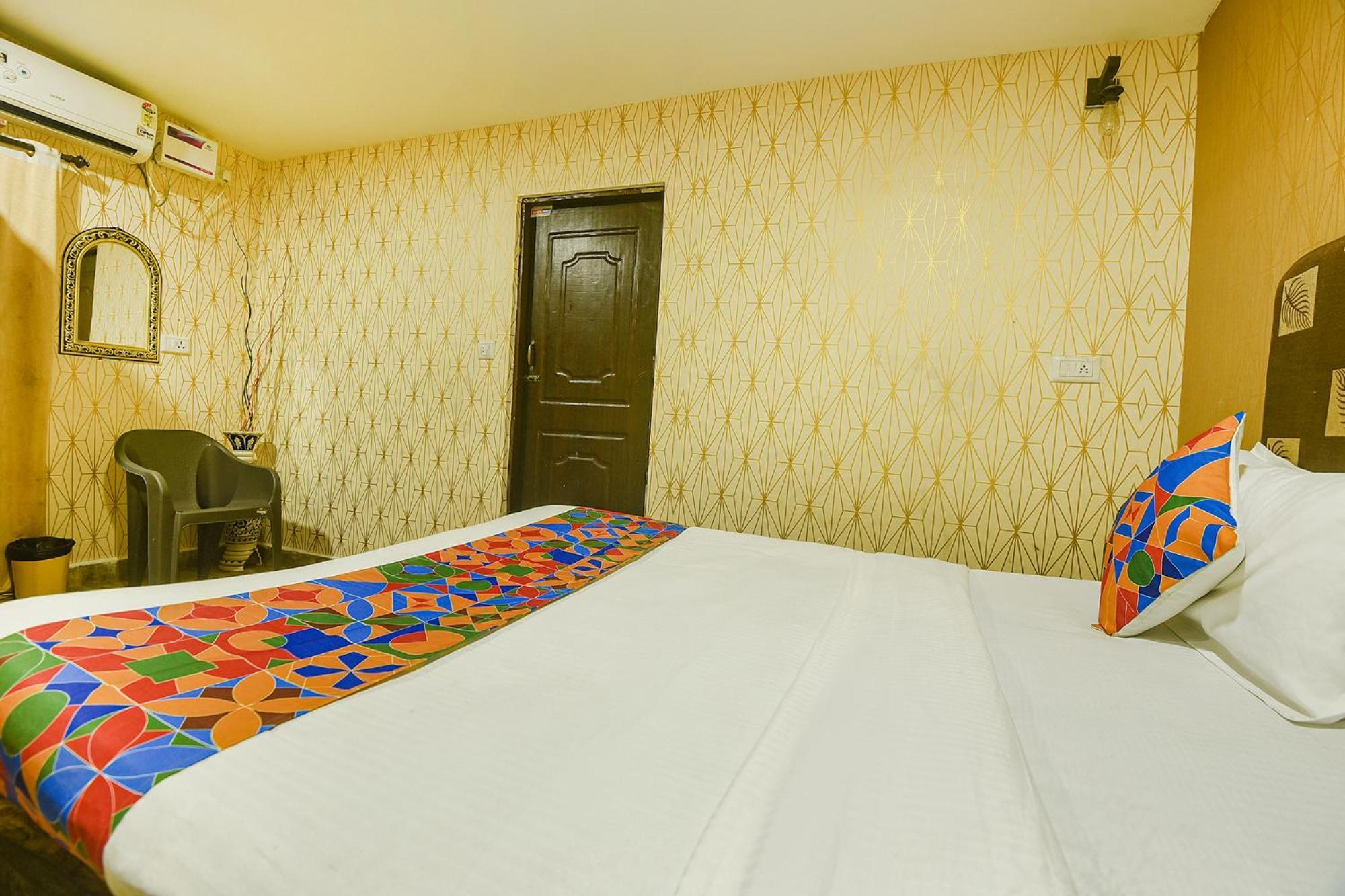 Fabhotel Rj 18 Beach Resort - Nr Baga Beach Esterno foto