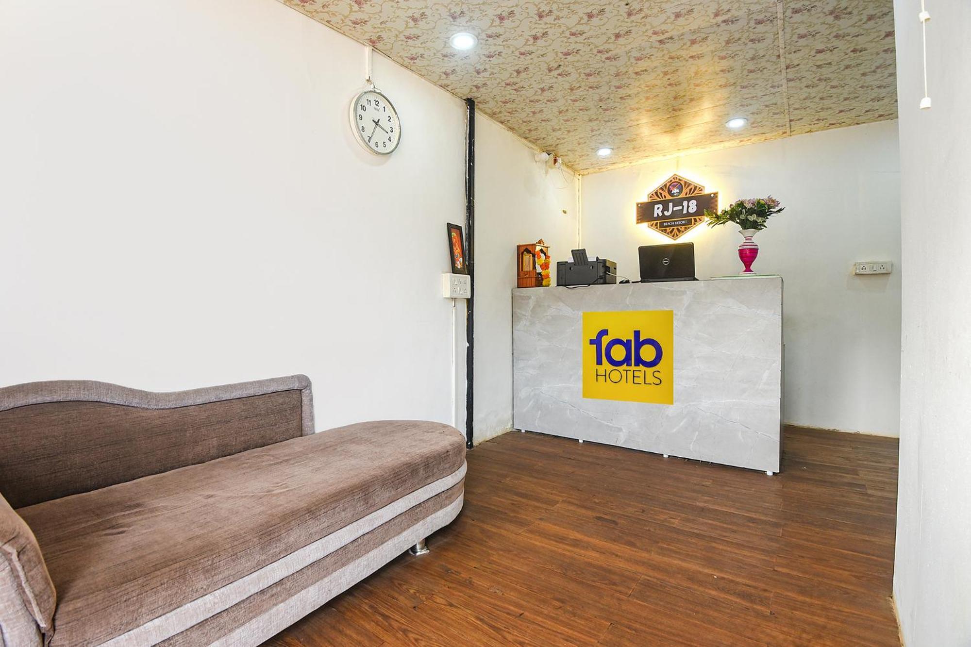 Fabhotel Rj 18 Beach Resort - Nr Baga Beach Esterno foto